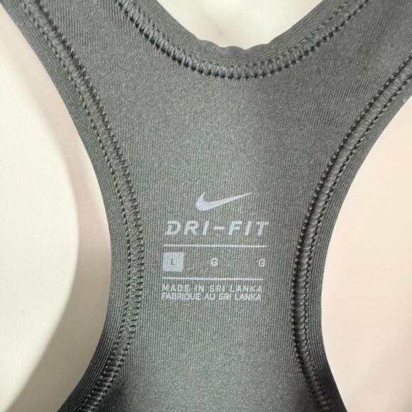 B39 Nike Women dri fit padded moderate impact sport bra black size large NWOT - Picture 2 of 5